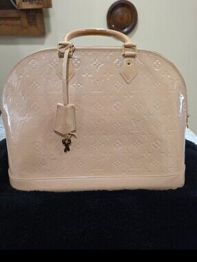 Louis Vuitton Vernis Alma PM in Nude Pink